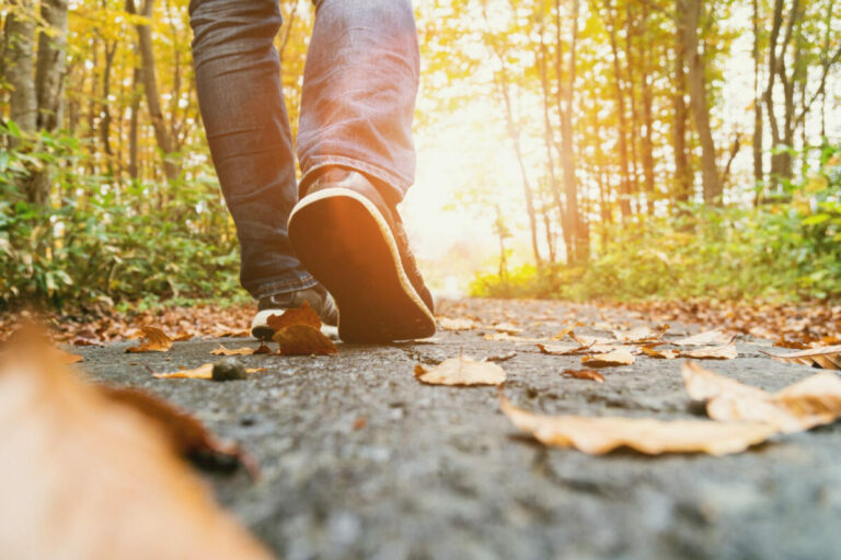 Marcher contre le mal de dos